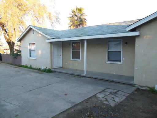 1142 W 11th St - Photo 2 of 15