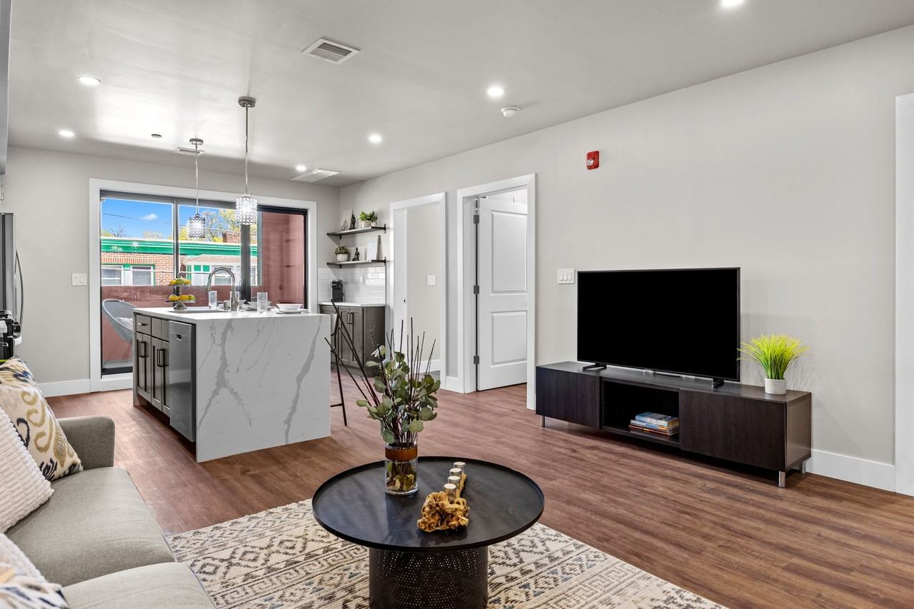 77 East Pastorius Street #1 - Photo 5 of 20