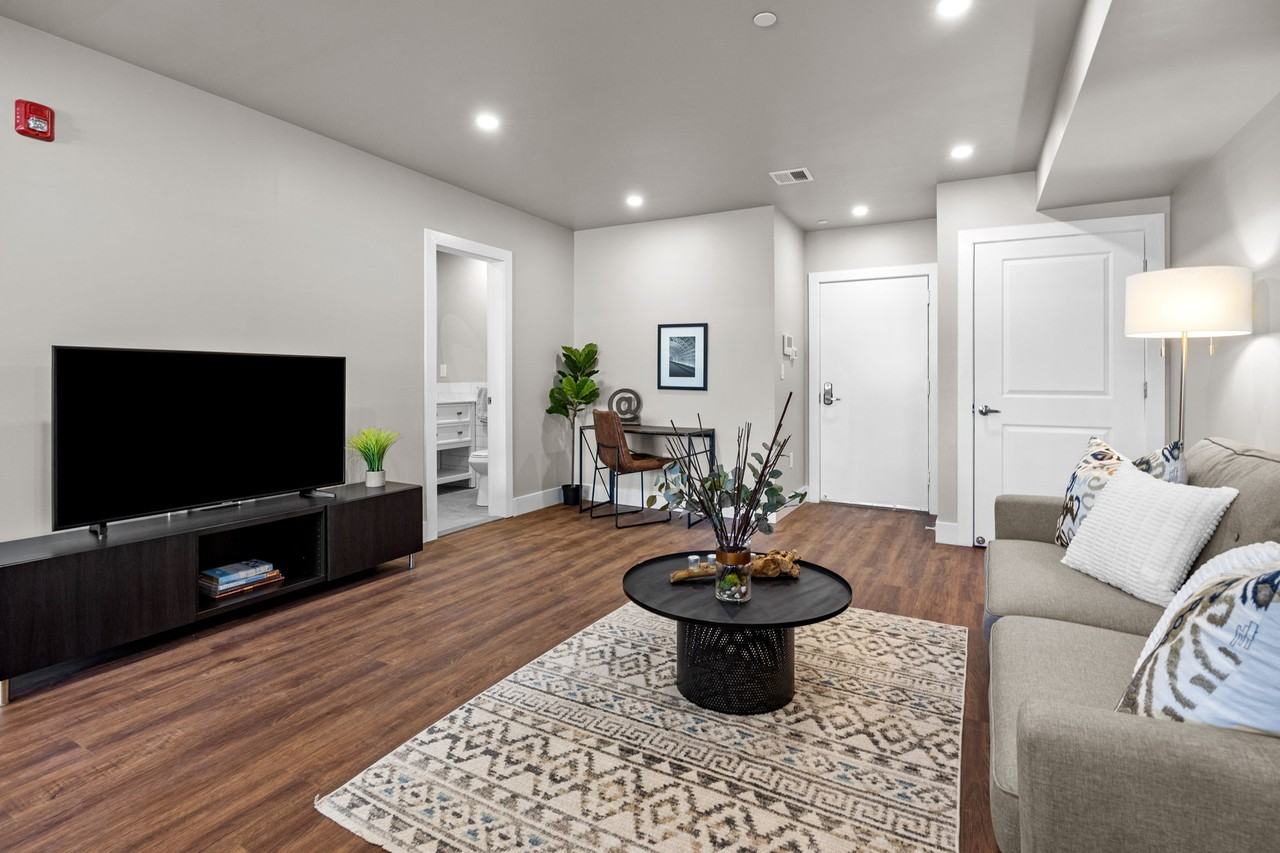 77 East Pastorius Street #1 - Photo 7 of 20