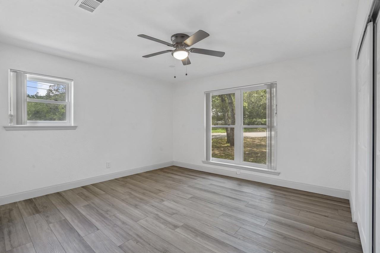 514 Canyon Ridge Dr #1 - Photo 4 of 38