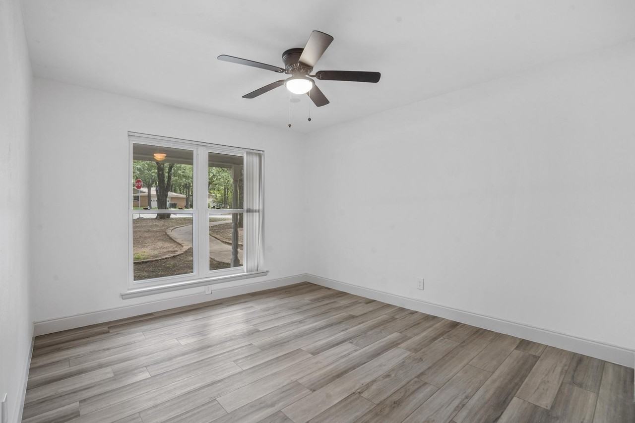 514 Canyon Ridge Dr #1 - Photo 6 of 38