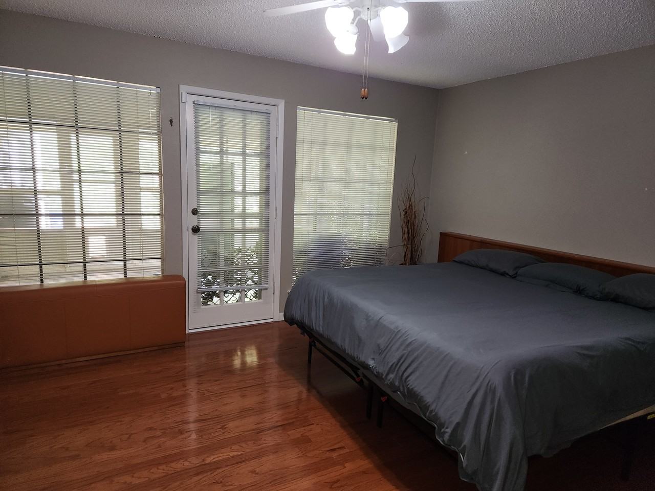 1609 Ems Road West - Photo 3 of 12