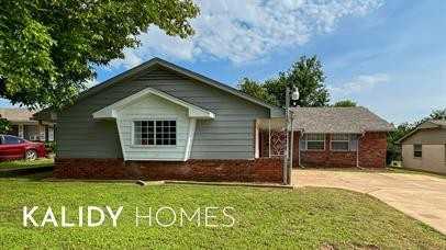 5421 Nw 65th St - Photo 3 of 35