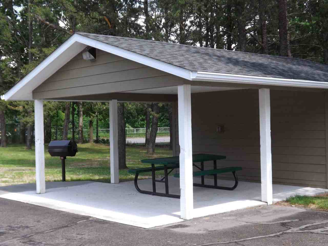 River South Apartments - Photo 4 of 7