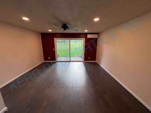 1310 Ne Hogan Dr - Photo 3 of 17