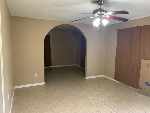 303 Hickory St - Photo 2 of 6