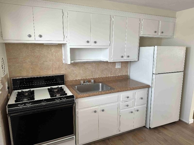 424 Long Beach Rd - Photo 2 of 6