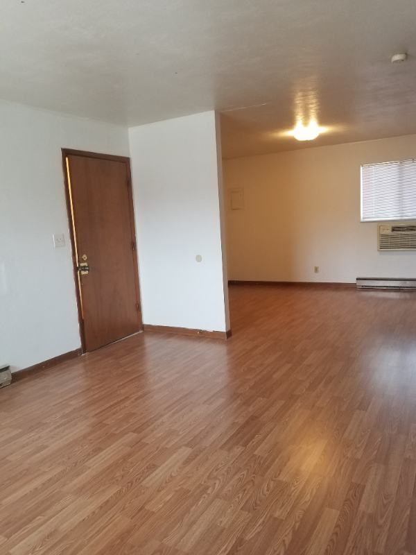 713 Cedar Dr #6 - Photo 2 of 11