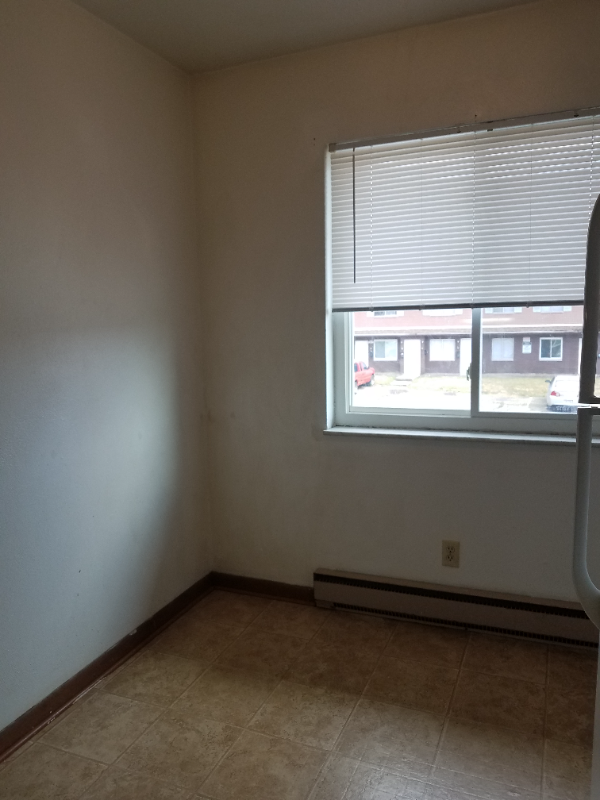 713 Cedar Dr #6 - Photo 5 of 11