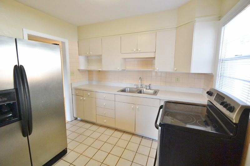 1230 16th Ave N - Photo 3 of 9