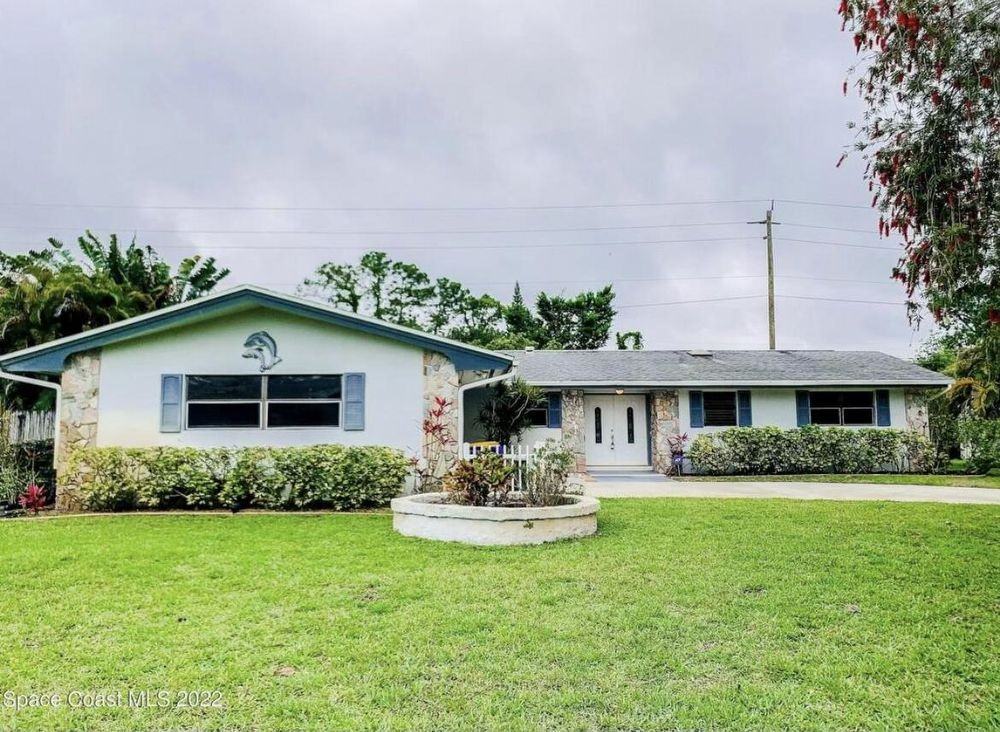 1037 Fairlawn Dr - Photo 3 of 11