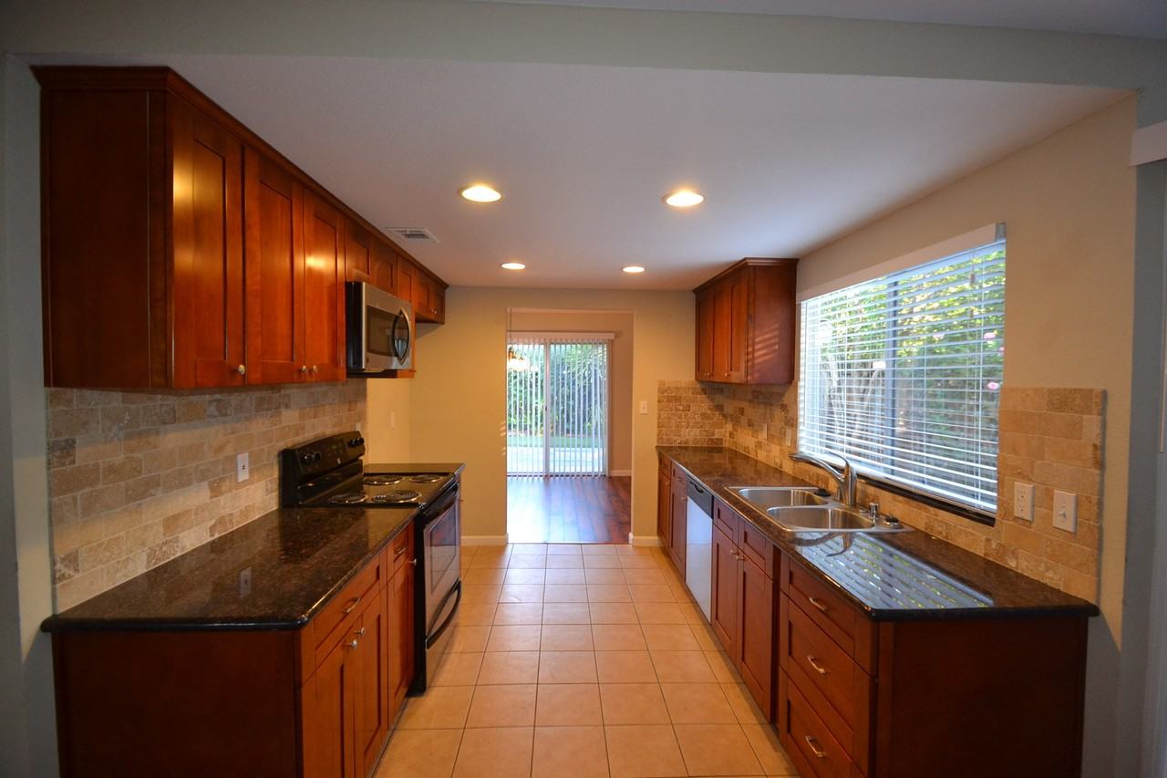 139 Cedro Cir - Photo 2 of 11