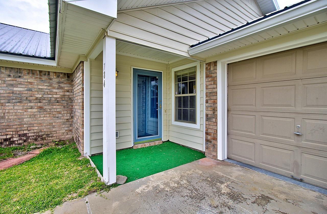 784 Inwood Drive #1 - Photo 3 of 26