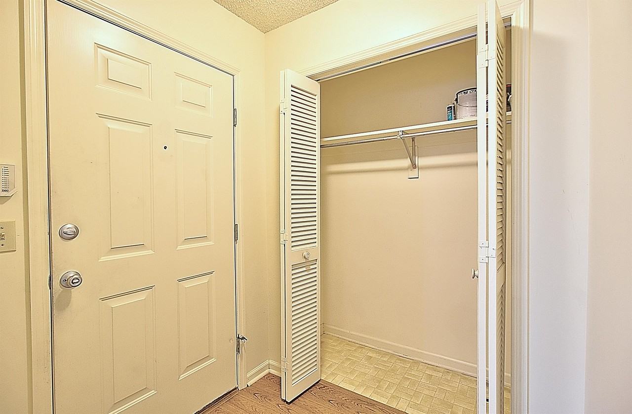 784 Inwood Drive #1 - Photo 4 of 26