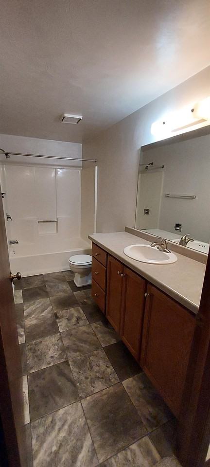 2021 Eastman Ave #2021 - Photo 4 of 9