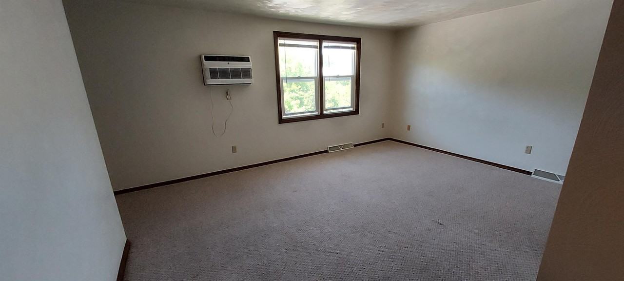 2021 Eastman Ave #2021 - Photo 5 of 9