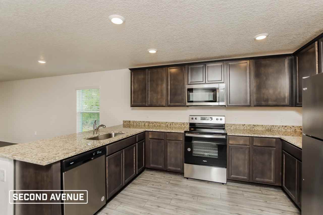 715 Hanau Ave Nw - Photo 2 of 20
