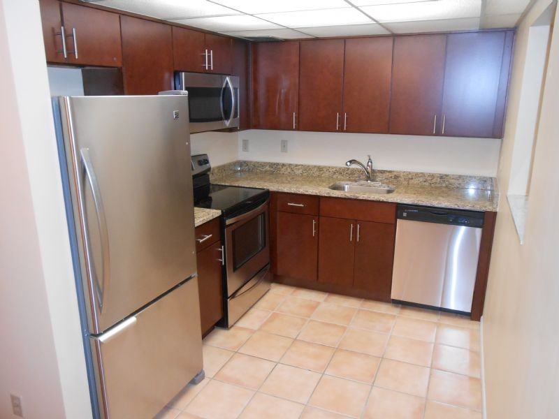 3300 Fox Chase Cir #200 - Photo 3 of 12