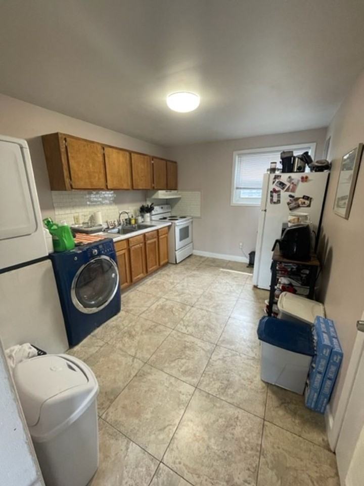 129 Congress Street - Photo 3 of 10