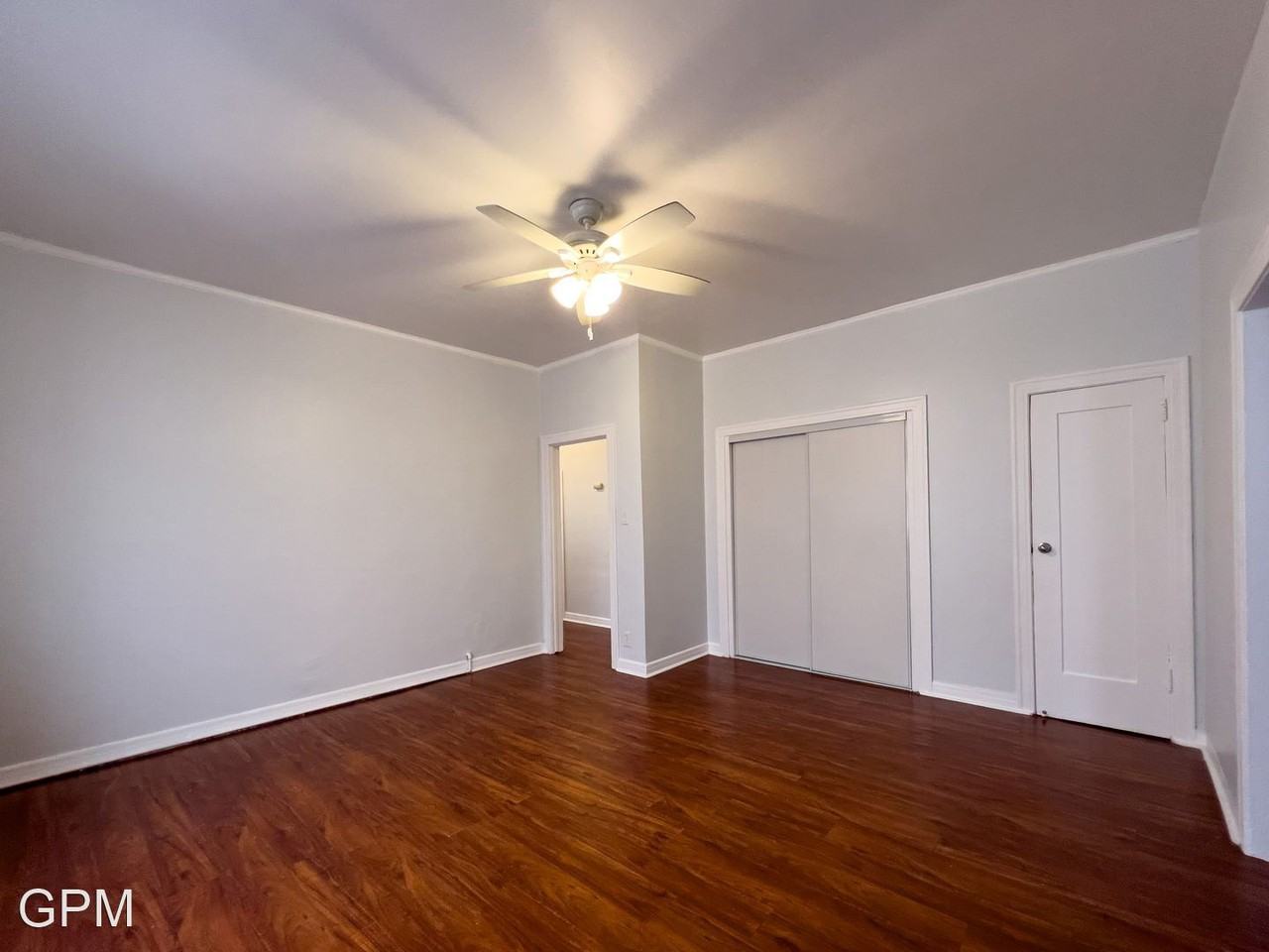 258 S Kenmore Ave - Photo 3 of 7