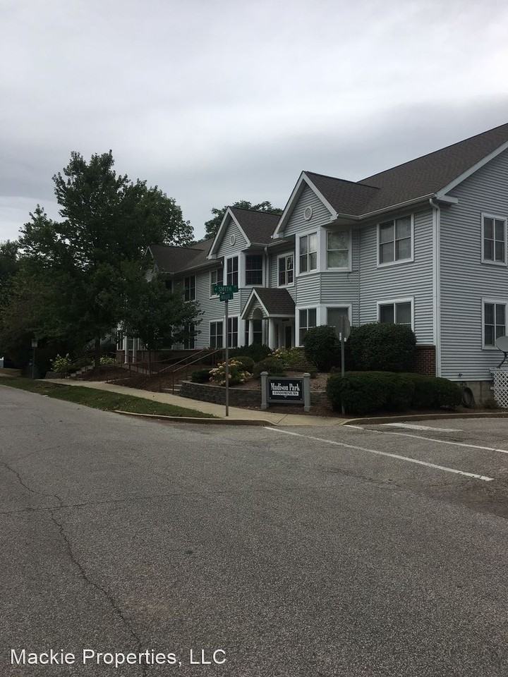 365 S Madison St - Photo 2 of 11