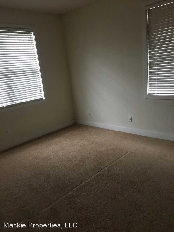 365 S Madison St - Photo 3 of 11