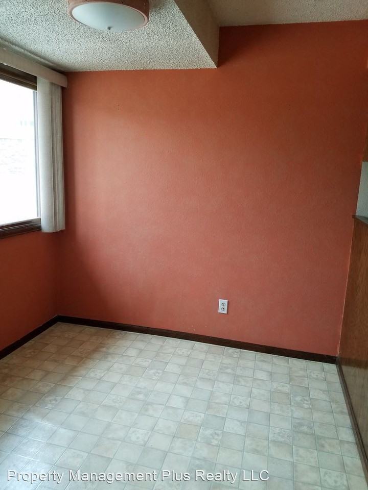 1326-1328 Parker Dr. - Photo 2 of 10