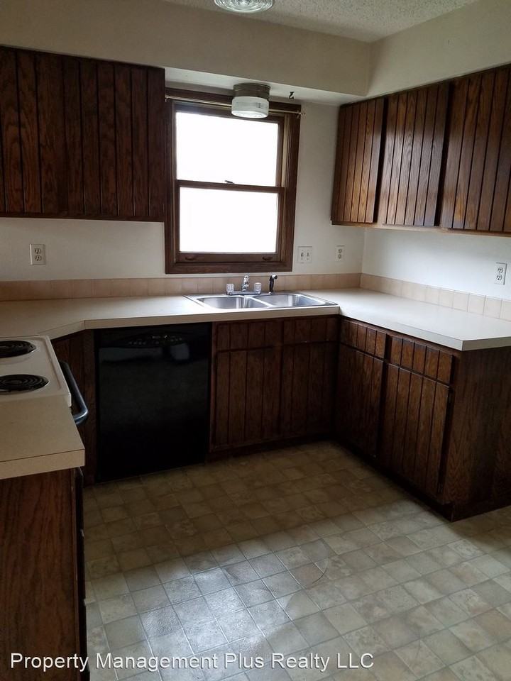 1326-1328 Parker Dr. - Photo 3 of 10