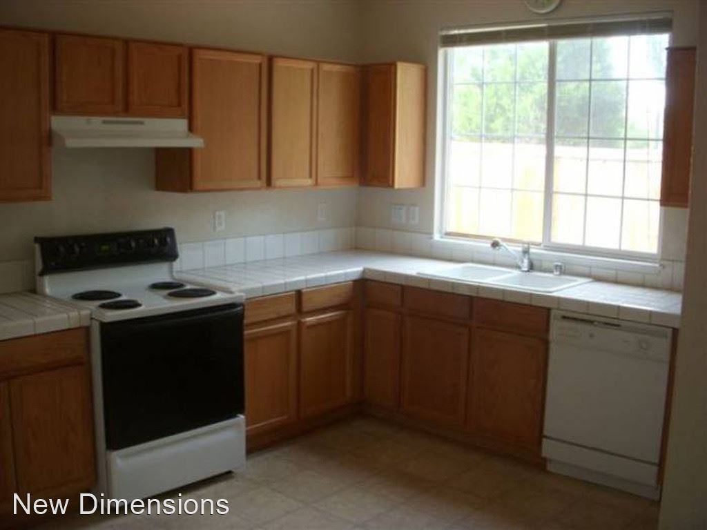 2048 Tivoli Ln - Photo 3 of 6