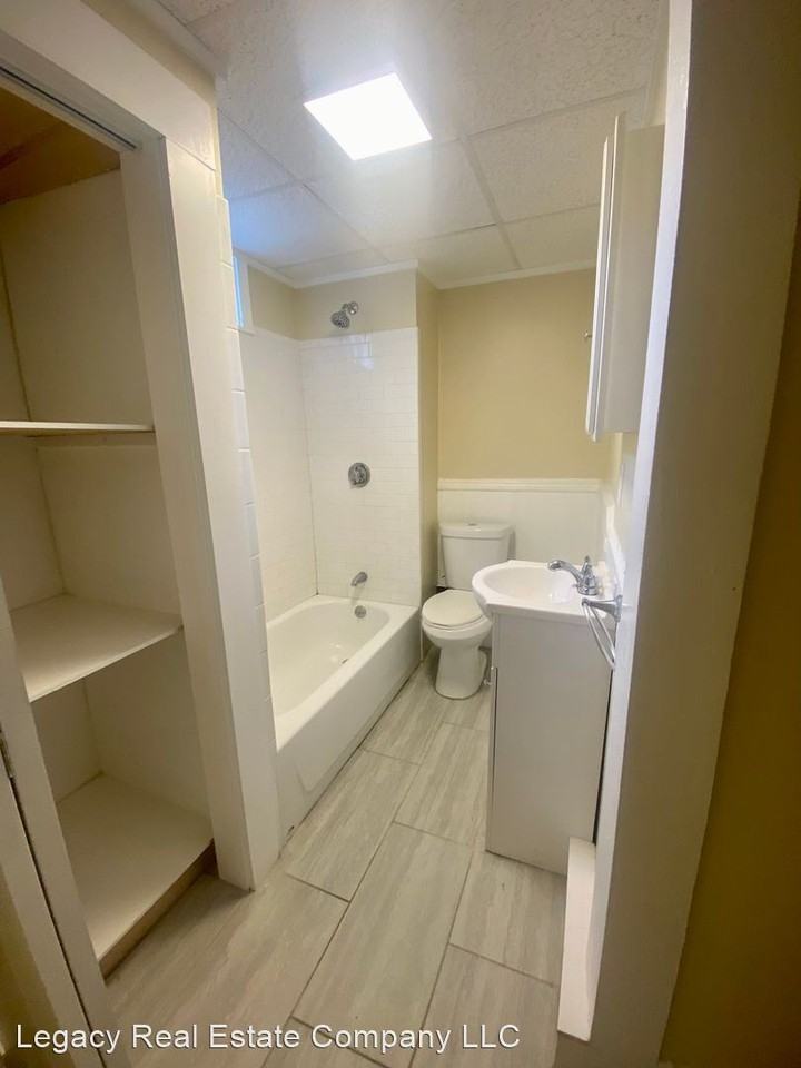 10-12 Cady St - Photo 3 of 6