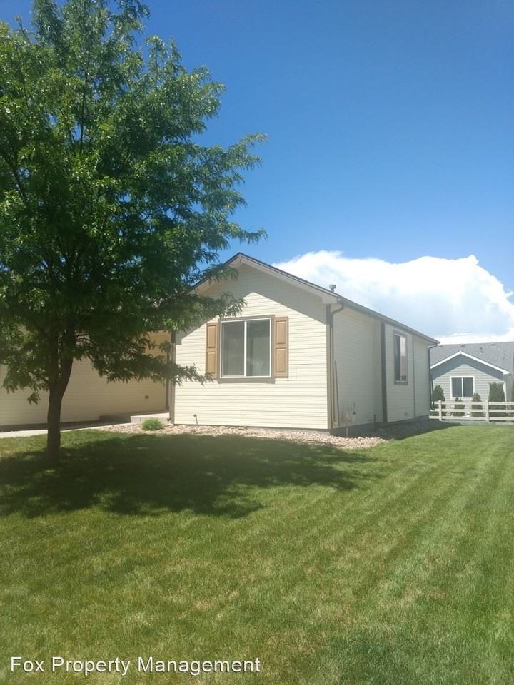 163 1st St - Photo 3 of 17