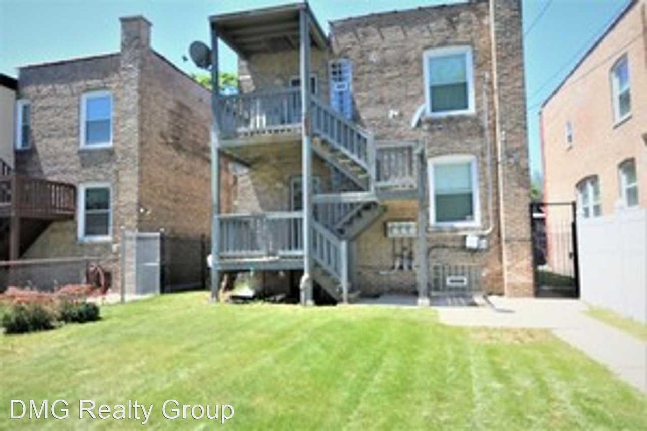 7941 S Clyde Ave - Photo 3 of 32