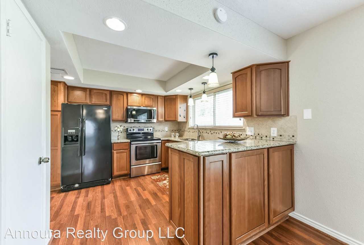 5910 Misty Meadow St - Photo 3 of 13