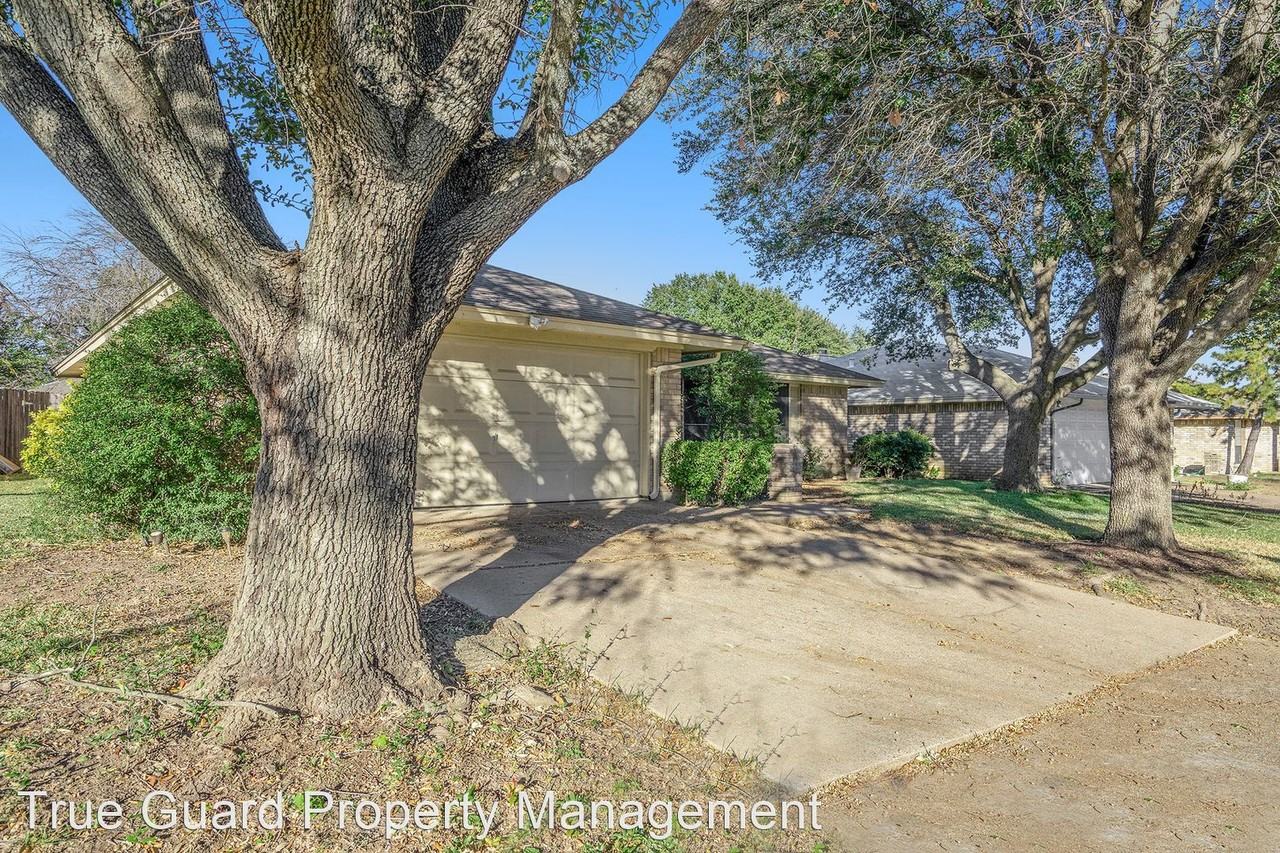 2608 Green Ridge St - Photo 2 of 24