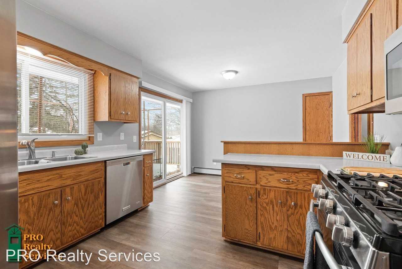32 67th Way Ne - Photo 2 of 34
