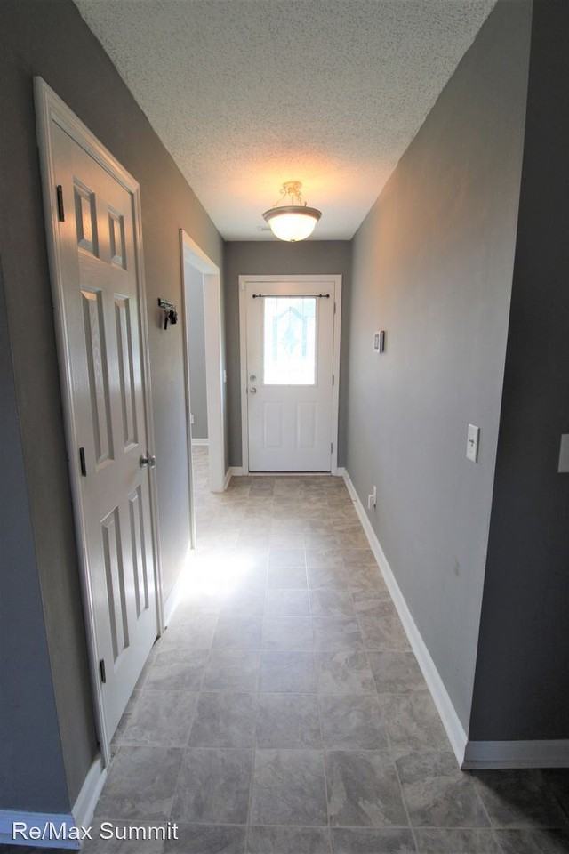 2530 Navigator Cir - Photo 2 of 24