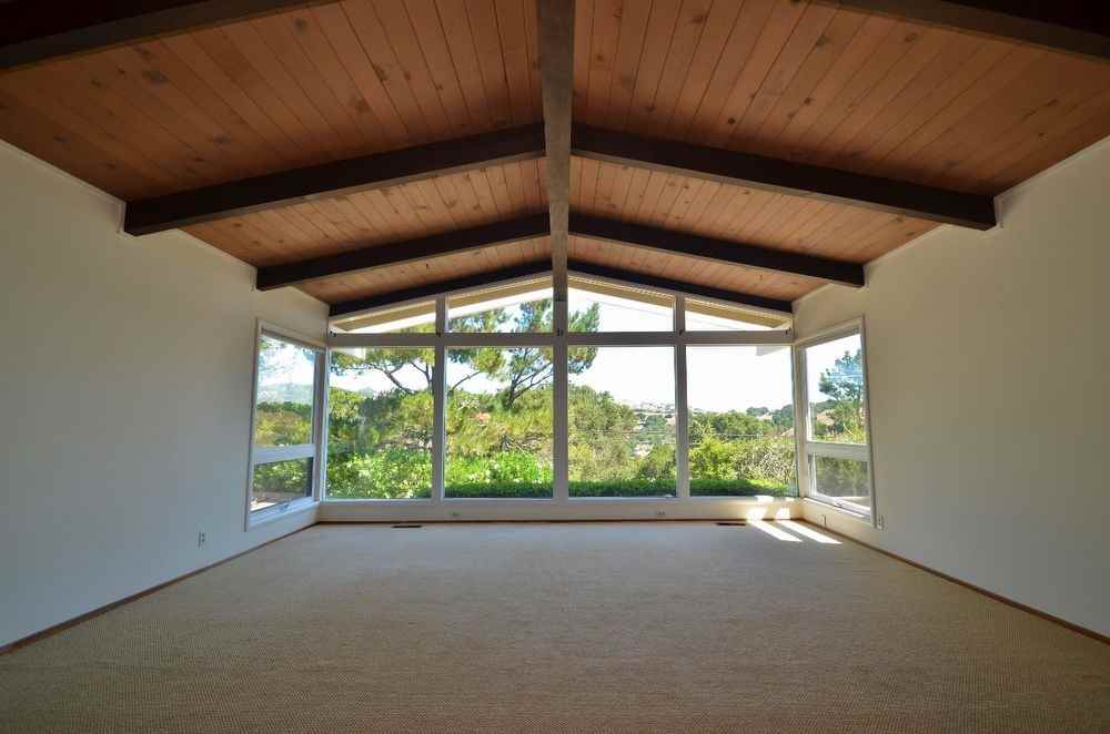 295 Stuyvesant Dr - Photo 3 of 20