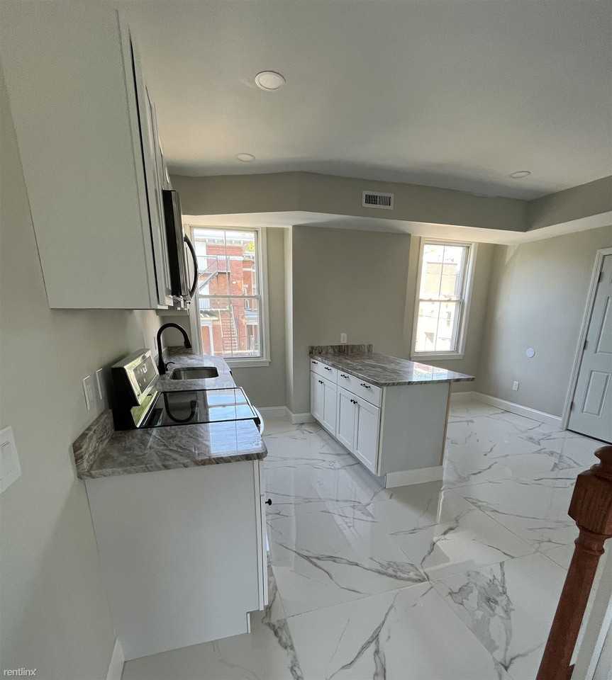 66 Warren St - Photo 3 of 15