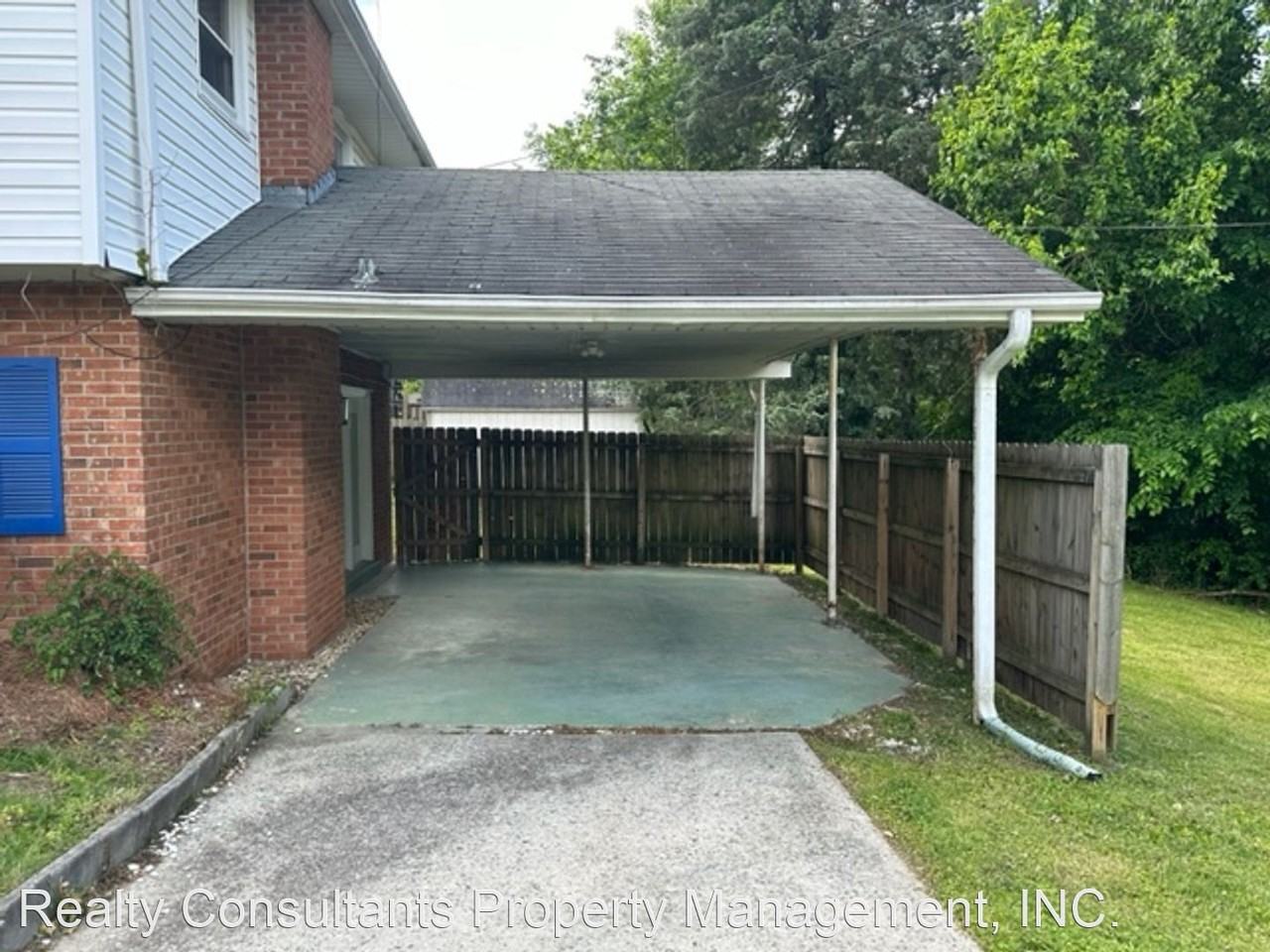 2819 Kilbourne Dr - Photo 2 of 19