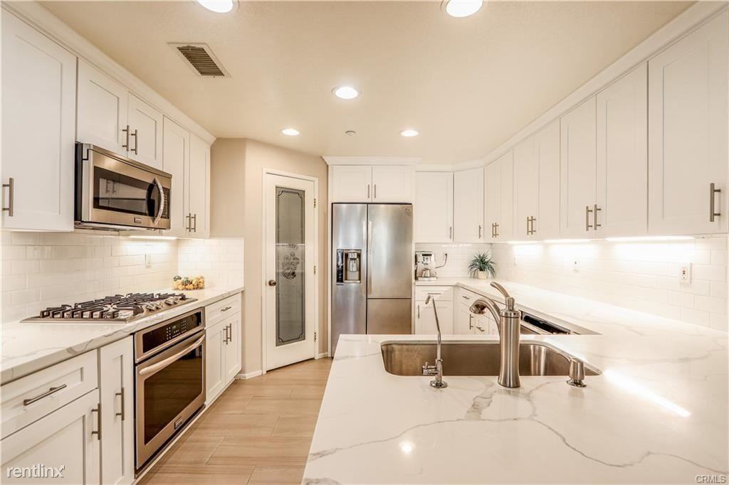 264 Lockford - Photo 3 of 10