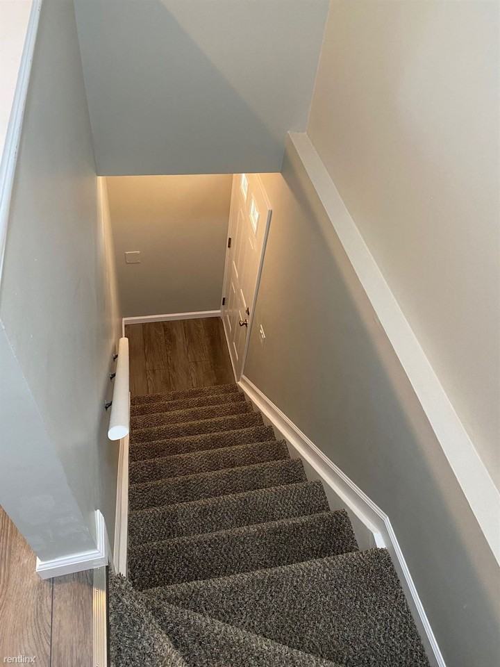 158 Princeton Dr - Photo 2 of 15