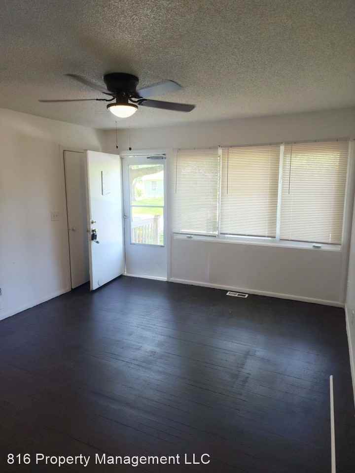 10009 Hardesty Ave - Photo 2 of 10