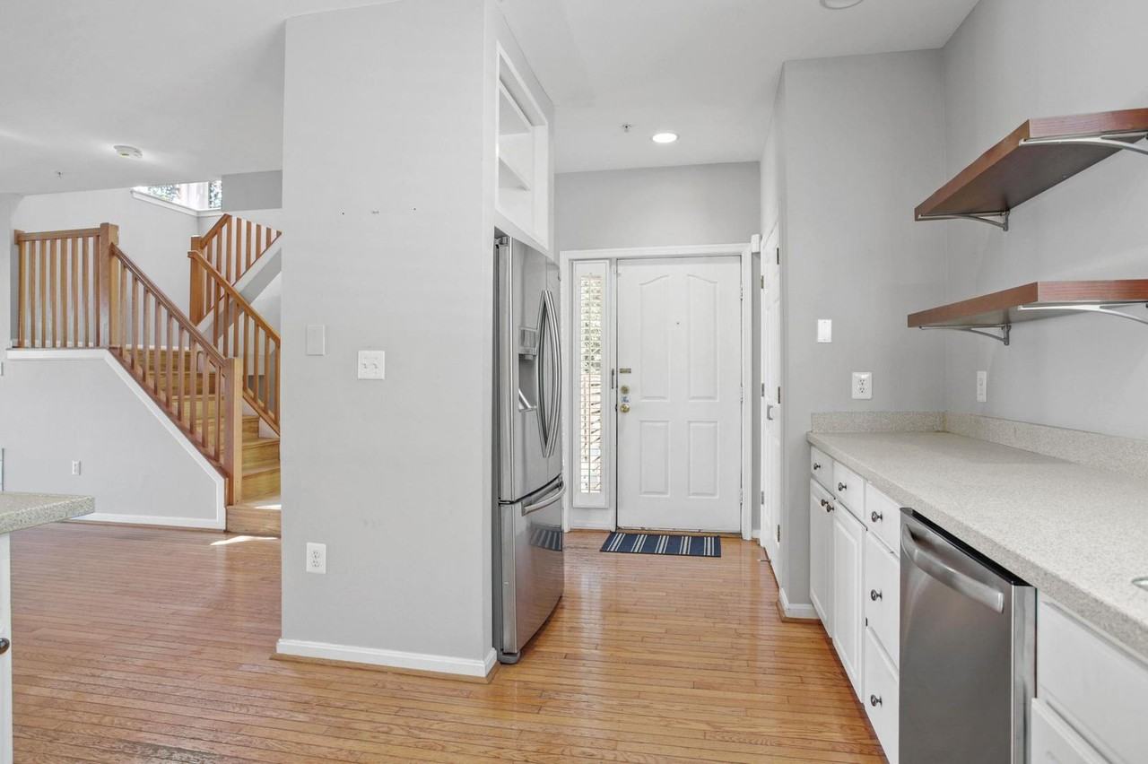 909 Covington St - Photo 3 of 37