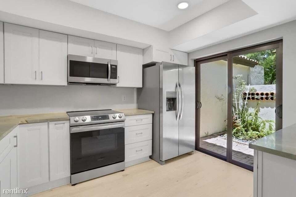 3113 Kingswood Ter - Photo 3 of 16