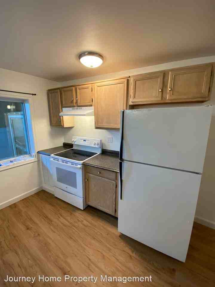 519 Broad St - Photo 3 of 4