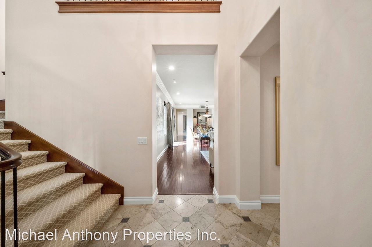 8110 Outlook Point Dr - Photo 3 of 50