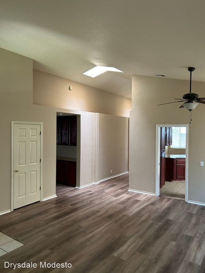 10869 Fire Island Cir - Photo 2 of 17