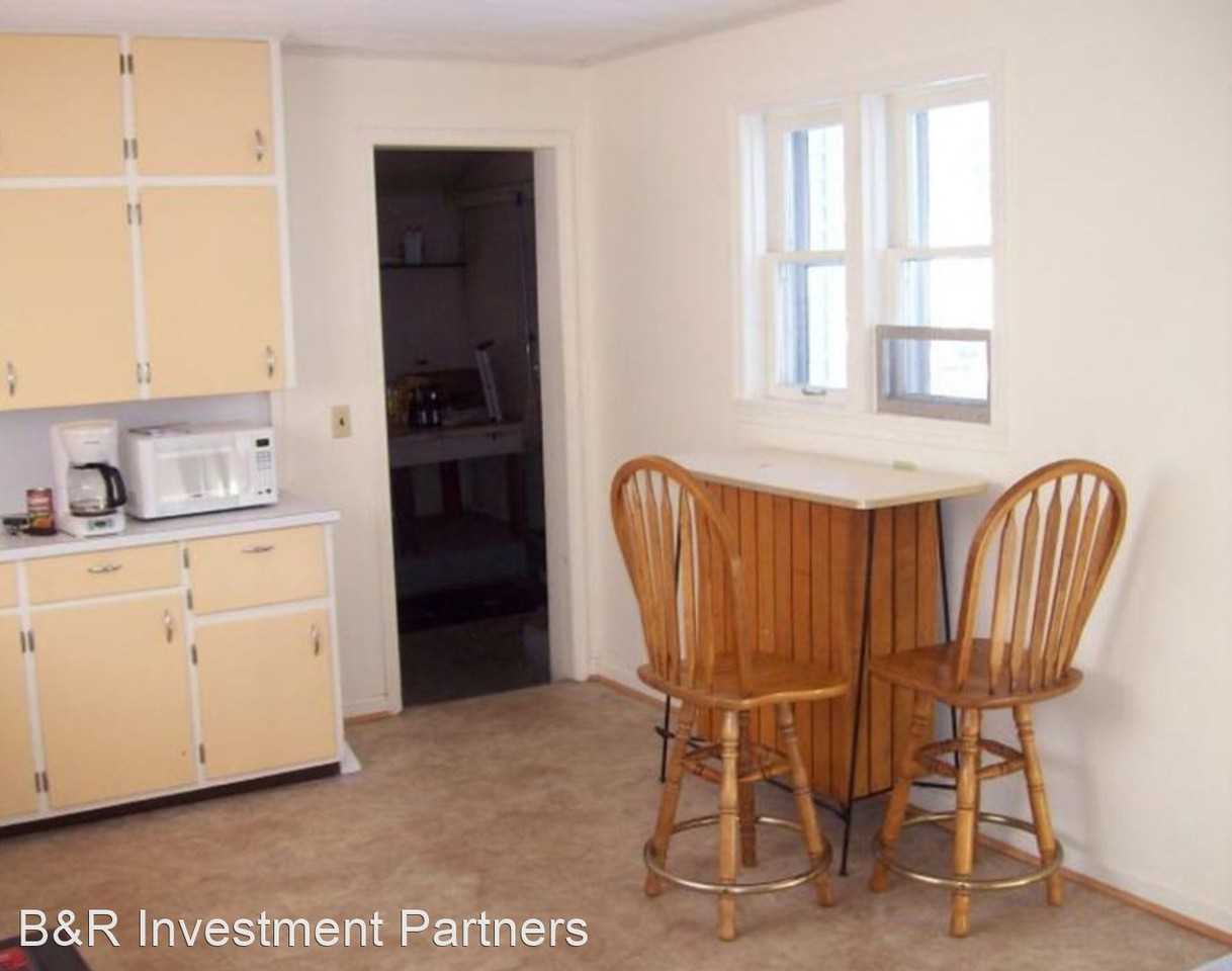 330 S. Stewart Ave - Photo 2 of 7