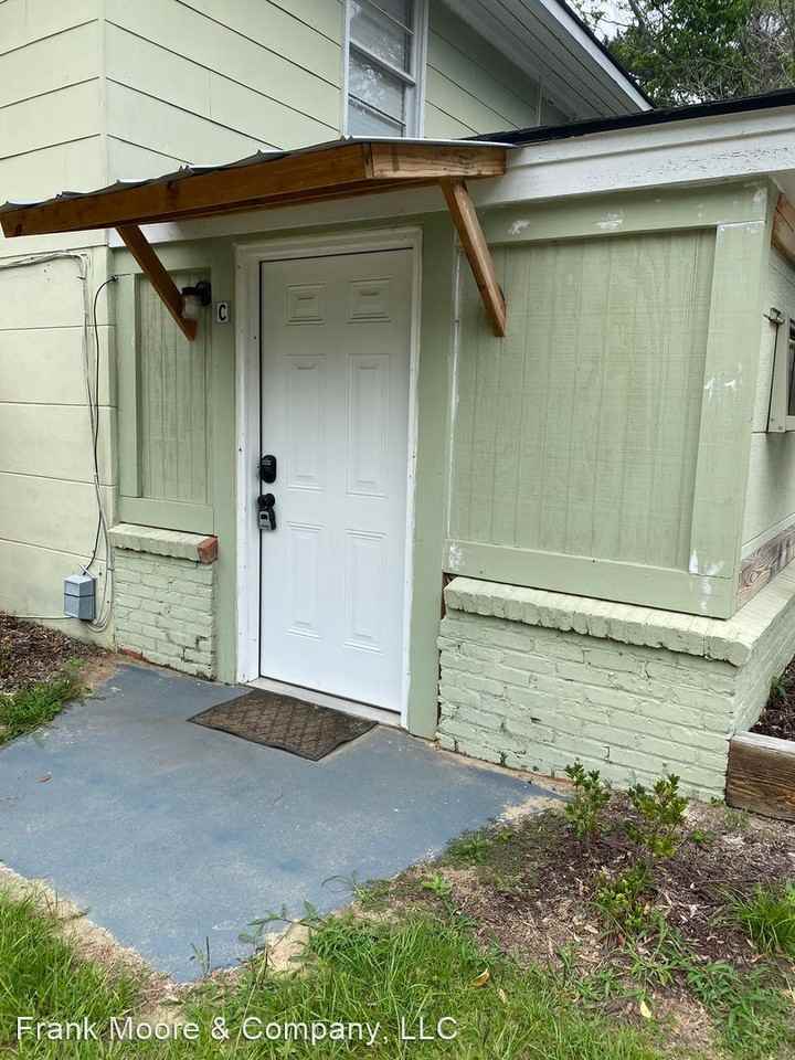 631 Hampton St #C - Photo 2 of 16