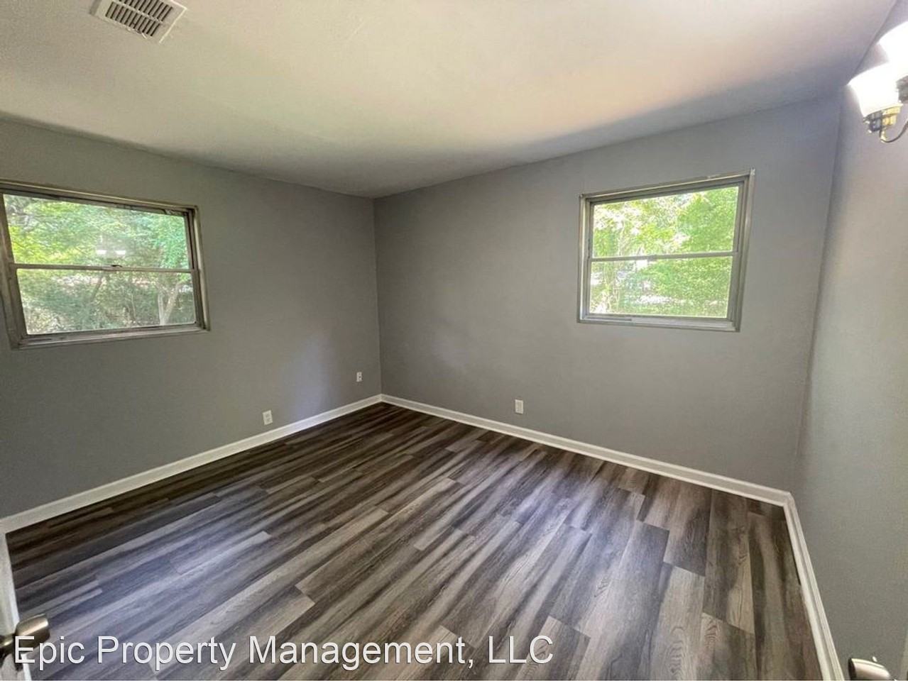 922 King Richard Dr - Photo 2 of 14